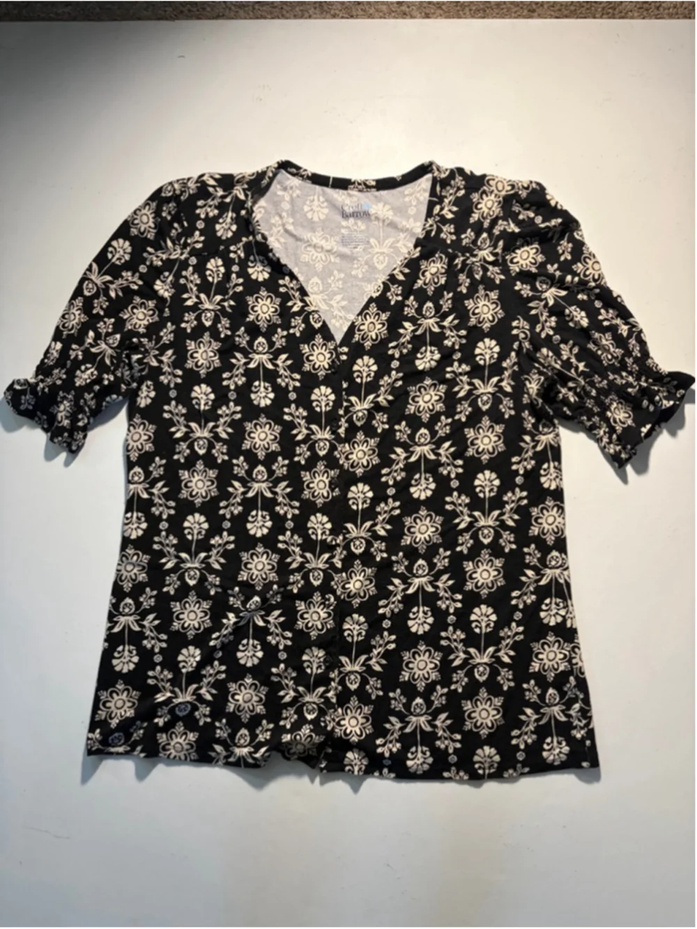 Women's Croft & Barrow Short Sleeve Tee M Black Beige Floral 238